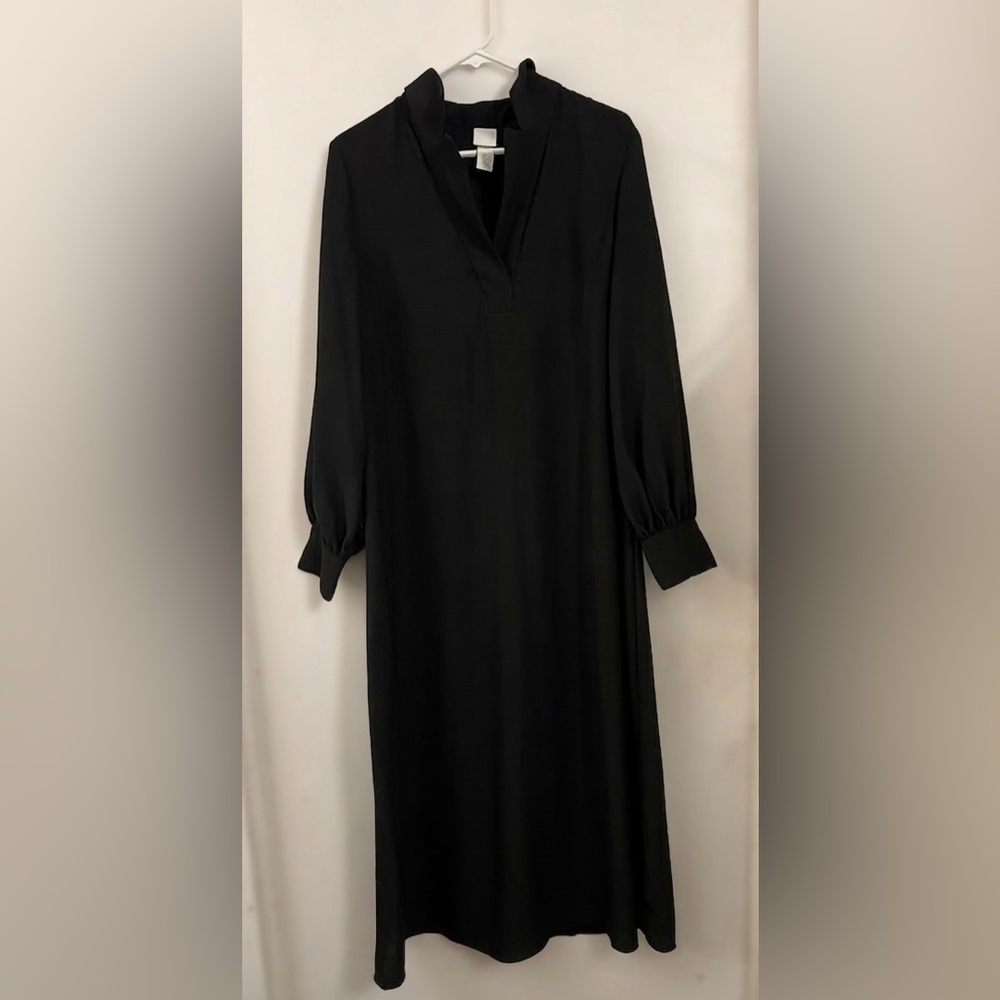 H&M v neck dress